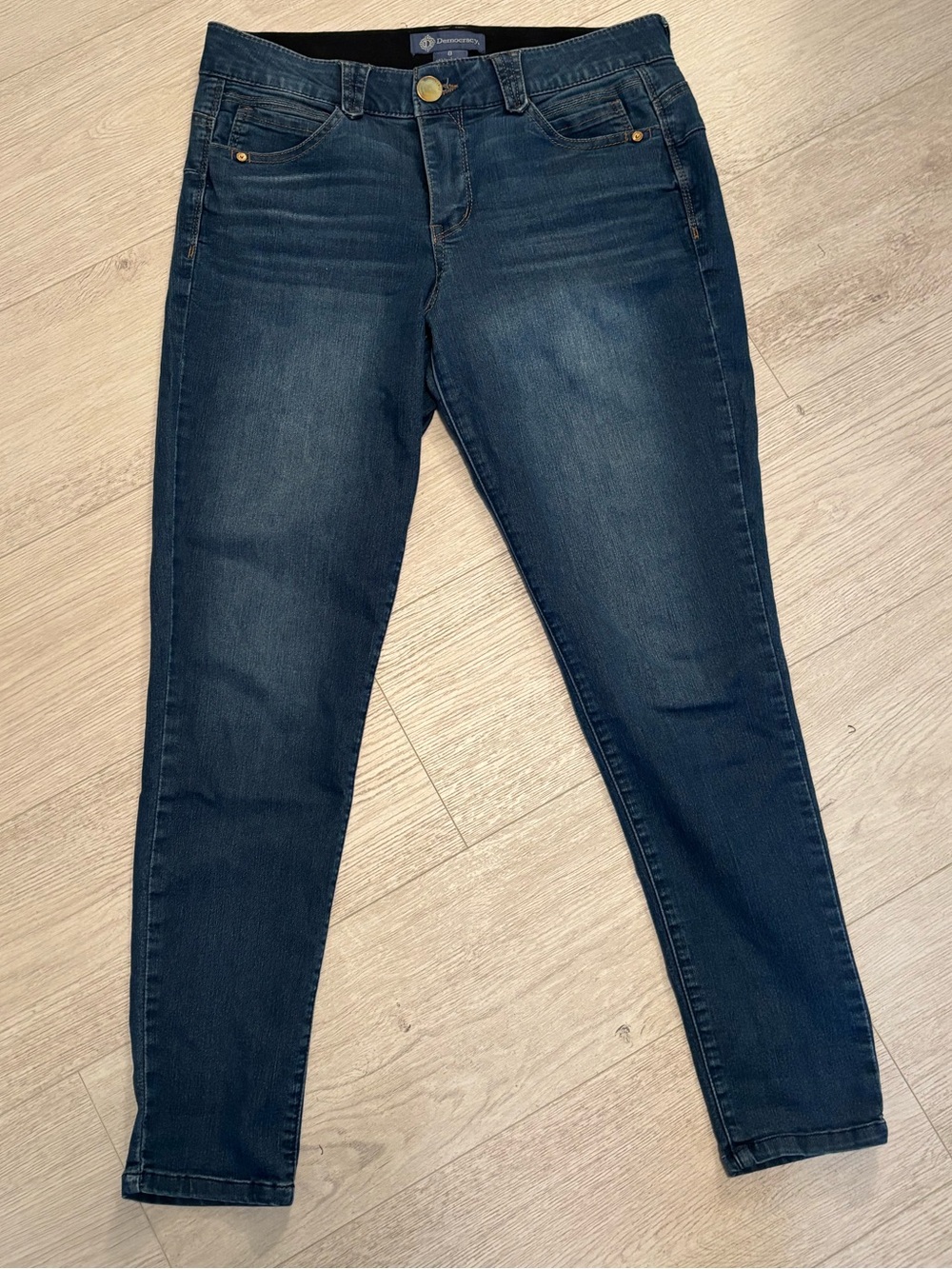 Democracy AbSolution Jeans-Size 8, 28” Inseam, EUC